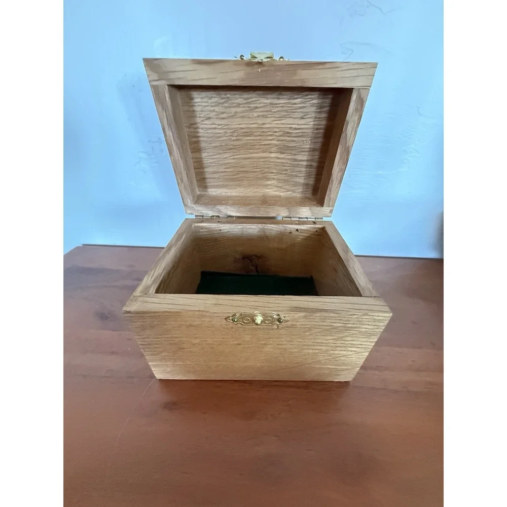 Vintage Oak Wood Carved Box Handmade Folk Art Jewelry Storage lined W/Velvet  6